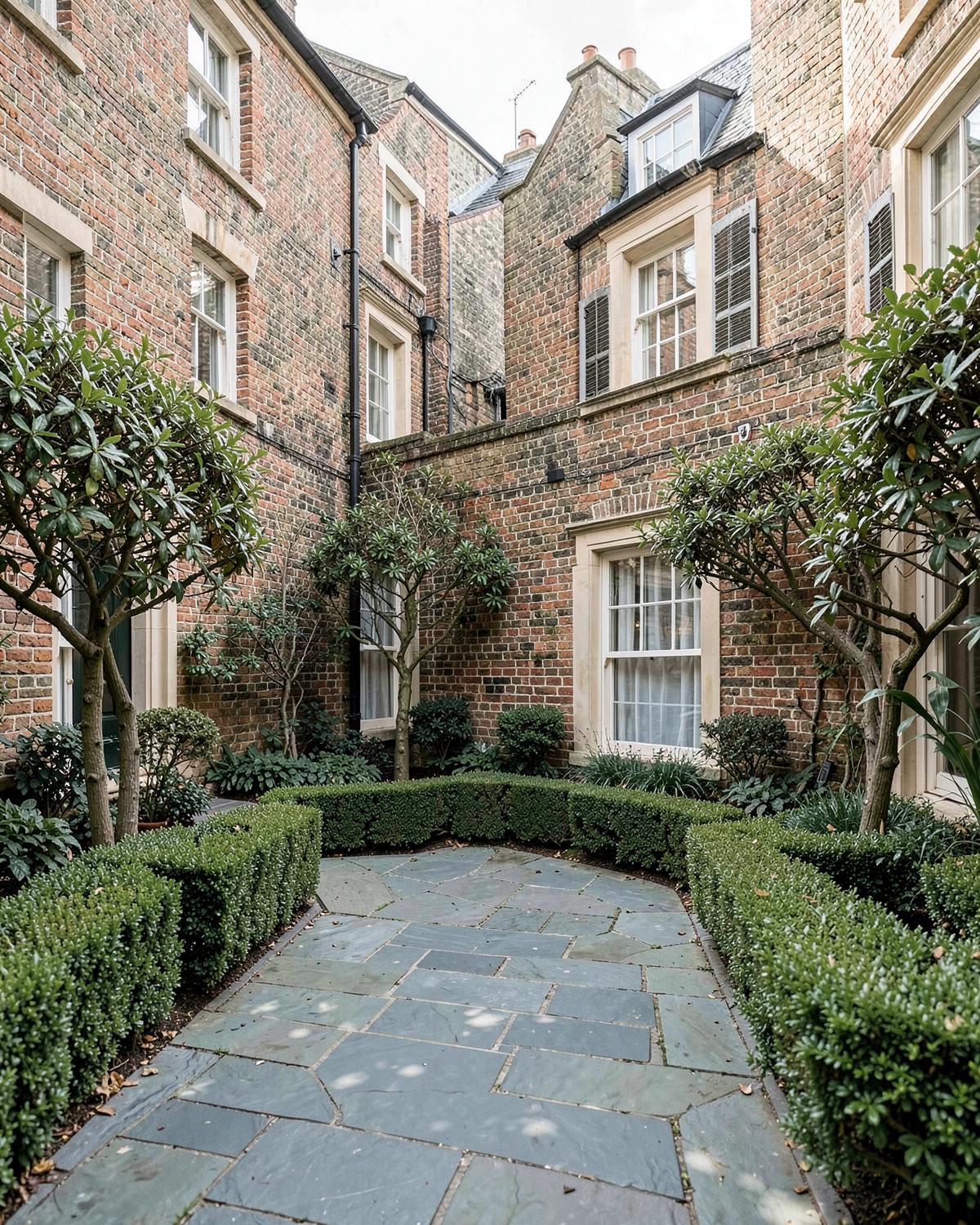 Georgetown Courtyard — town garden in Washington, DC